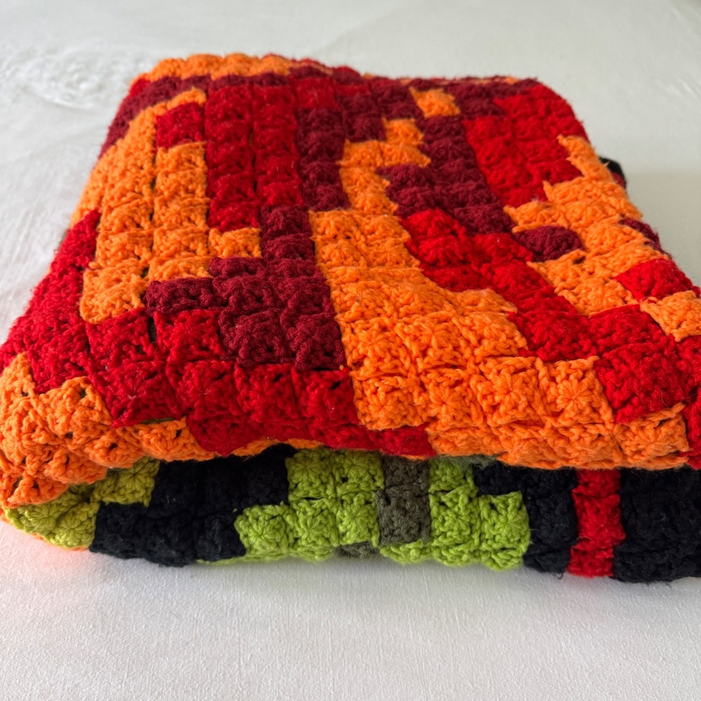 Handmade Crochet Rose Throw Blanket Black Red Orange Floral Pixel Afghan 72x70" - Picture 6 of 14